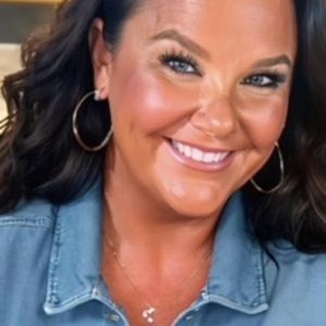 Meet your Posher, Carrie